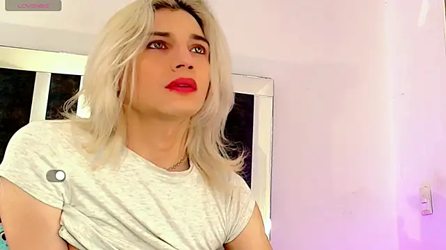Snapshot of honey_skin chatting on April 5, 2026, 6:49 pm honey skin online show from April 5, 2026, 6:49 pm