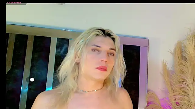 Snapshot of honey_skin chatting on April 19, 2026, 10:03 am honey skin online show from April 19, 2026, 10:03 am