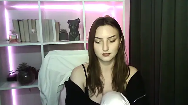 X Alisa online show from October 12, 2025, 6:29 pm