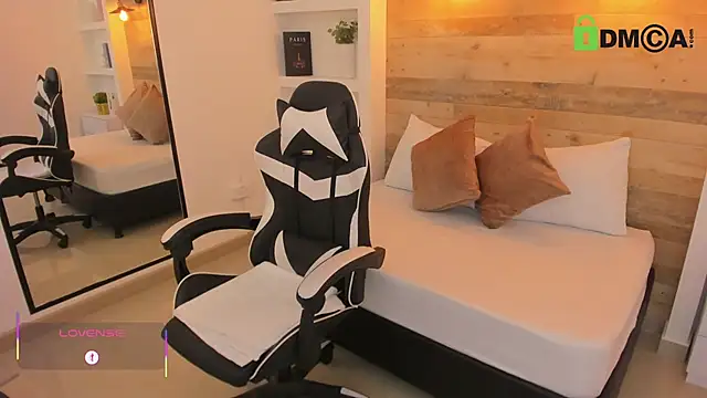 candy summer28 online show from November 11, 2025, 7:25 pm