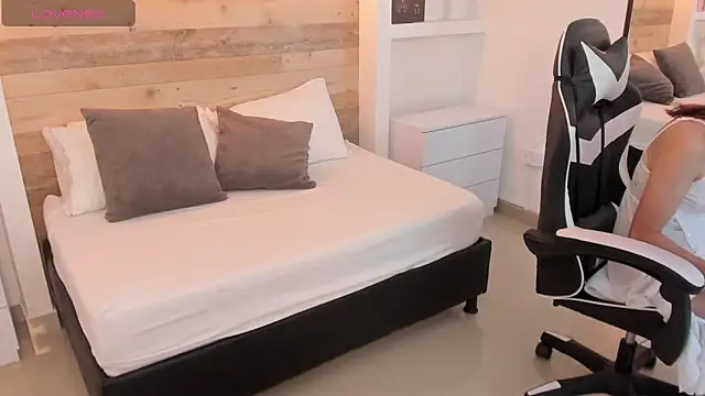 candy summer28 online show from March 6, 2026, 7:32 pm