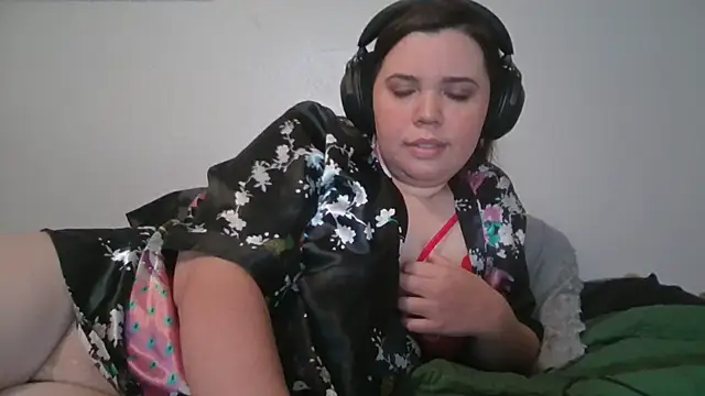 AlessaLoveX online show from August 2, 2026, 4:11 am