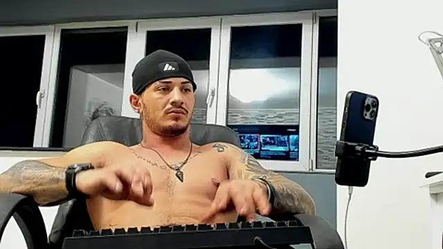 chrismaster12 online show from December 8, 2024, 9:08 pm