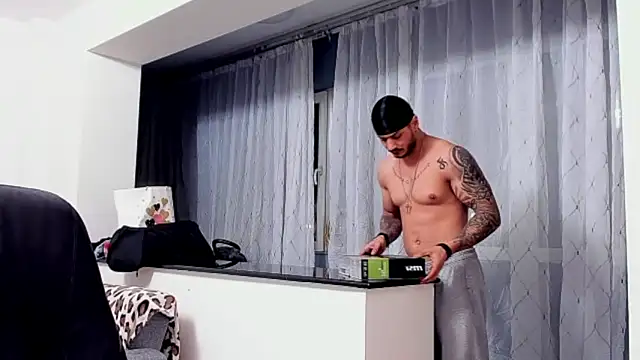 chrismaster12 online show from December 26, 2024, 11:46 pm