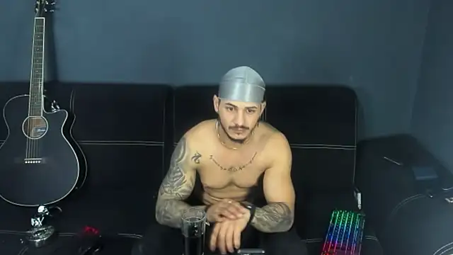 chrismaster12 online show from February 11, 2025, 6:22 pm