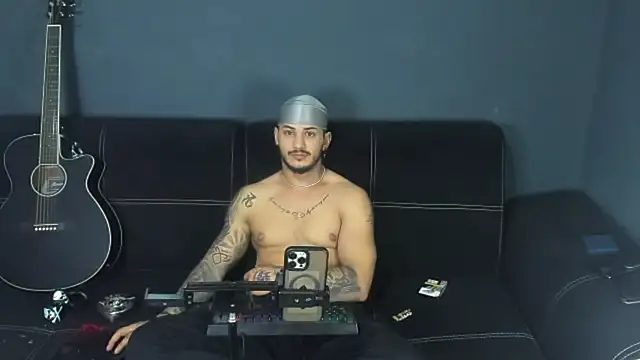 chrismaster12 online show from February 11, 2025, 10:28 pm