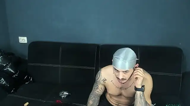 chrismaster12 online show from February 13, 2025, 10:43 pm