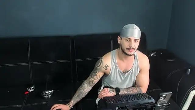chrismaster12 online show from February 18, 2025, 1:44 pm
