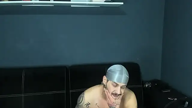 chrismaster12 online show from February 18, 2025, 9:31 pm