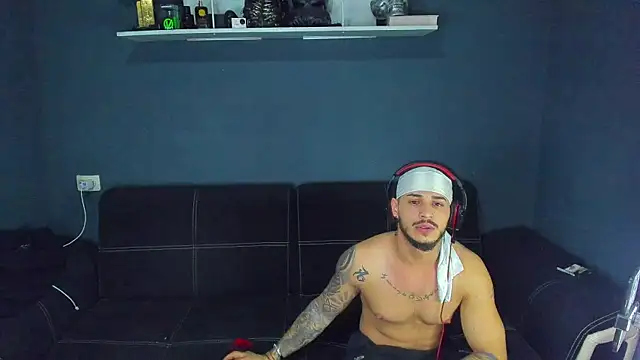 chrismaster12 online show from February 26, 2025, 4:36 am