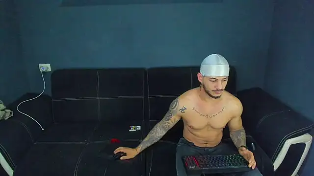 chrismaster12 online show from February 26, 2025, 8:11 pm