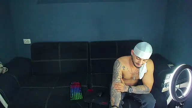 chrismaster12 online show from February 27, 2025, 2:42 am
