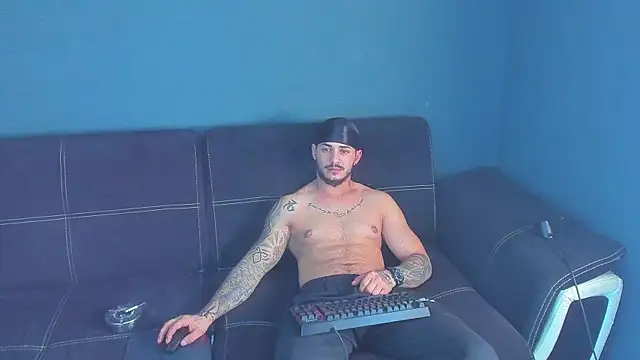 chrismaster12 online show from March 4, 2025, 1:17 pm