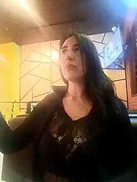 Snapshot of christine-x chatting on September 18, 2025, 2:08 pm christine-x online show from September 18, 2025, 2:08 pm