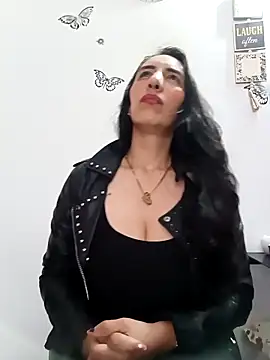 Snapshot of christine-x chatting on February 27, 2026, 10:32 pm christine-x online show from February 27, 2026, 10:32 pm