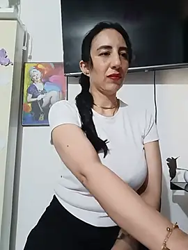 christine-x online show from June 3, 2026, 10:15 pm