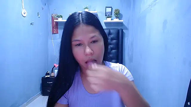 Letty Plugxo online show from August 6, 2026, 12:51 pm