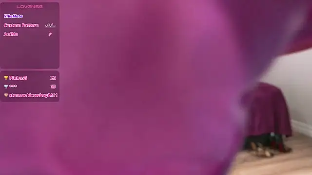 Snapshot of BaditaLuna chatting on September 16, 2025, 10:55 pm BaditaLuna online show from September 16, 2025, 10:55 pm