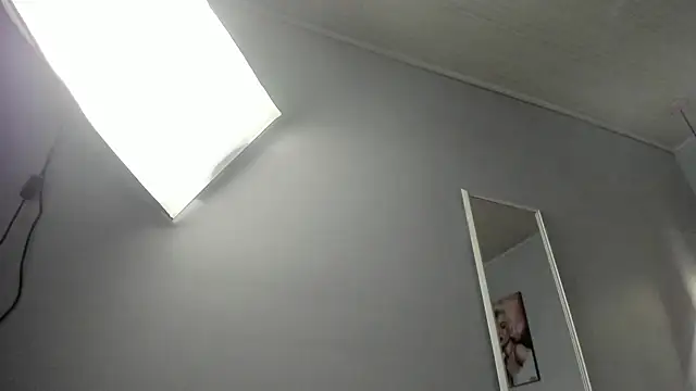 ScarletGV online show from July 17, 2026, 3:35 am