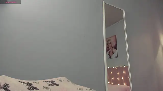 ScarletGV online show from July 25, 2026, 5:27 am