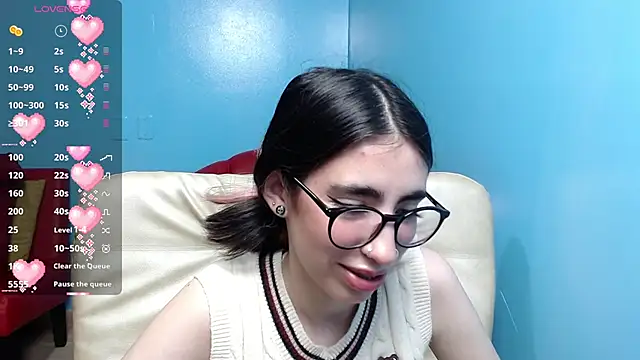 Snapshot of LenaRoses chatting on December 2, 2024, 8:11 pm LenaRoses online show from December 2, 2024, 8:11 pm