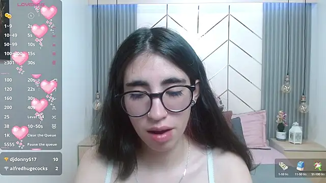 Snapshot of LenaRoses chatting on December 19, 2024, 6:23 pm LenaRoses online show from December 19, 2024, 6:23 pm