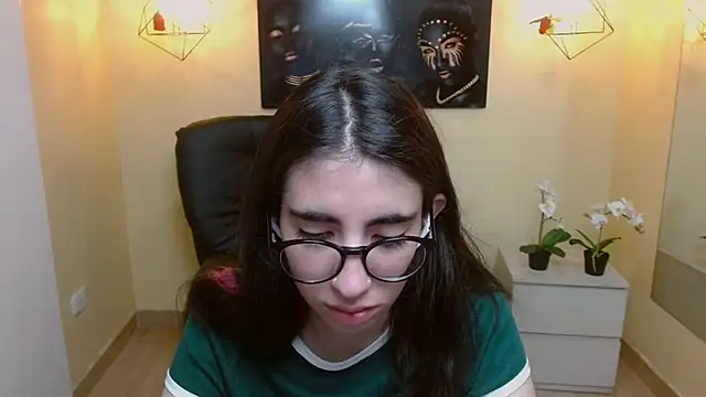 Snapshot of LenaRoses chatting on January 8, 2025, 8:39 pm LenaRoses online show from January 8, 2025, 8:39 pm