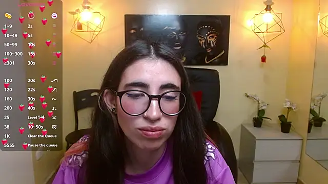 Snapshot of LenaRoses chatting on February 6, 2025, 7:51 pm LenaRoses online show from February 6, 2025, 7:51 pm