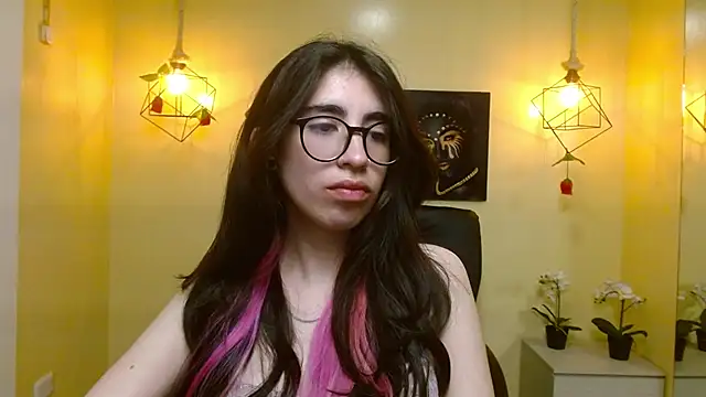 Snapshot of LenaRoses chatting on March 4, 2025, 6:29 pm LenaRoses online show from March 4, 2025, 6:29 pm