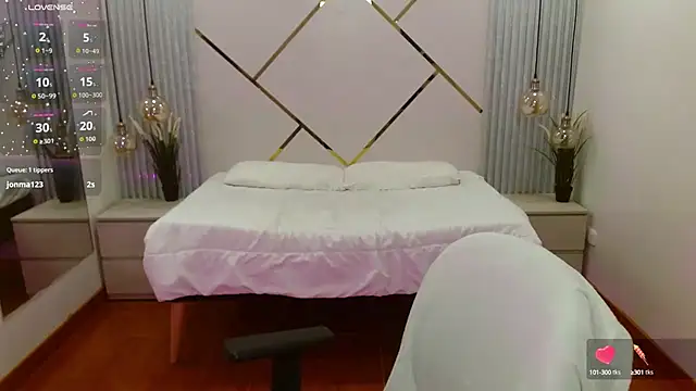 Snapshot of LenaRoses chatting on September 16, 2025, 8:10 pm LenaRoses online show from September 16, 2025, 8:10 pm