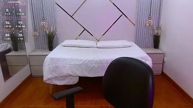 Snapshot of LenaRoses chatting on October 15, 2025, 7:58 pm LenaRoses online show from October 15, 2025, 7:58 pm