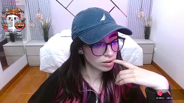 Snapshot of LenaRoses chatting on October 18, 2025, 8:42 pm LenaRoses online show from October 18, 2025, 8:42 pm