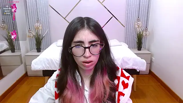 Snapshot of LenaRoses chatting on November 7, 2025, 12:49 pm LenaRoses online show from November 7, 2025, 12:49 pm