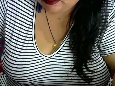 Snapshot of dramebaz_queen chatting on June 22, 2026, 5:43 pm dramebaz queen online show from June 22, 2026, 5:43 pm