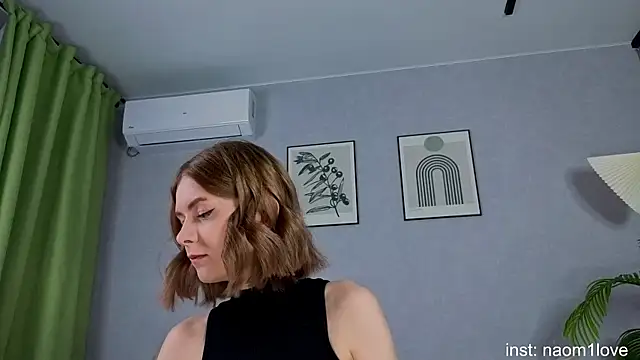 Snapshot of Naomi_Girly chatting on July 10, 2026, 6:32 pm Naomi Girly online show from July 10, 2026, 6:32 pm