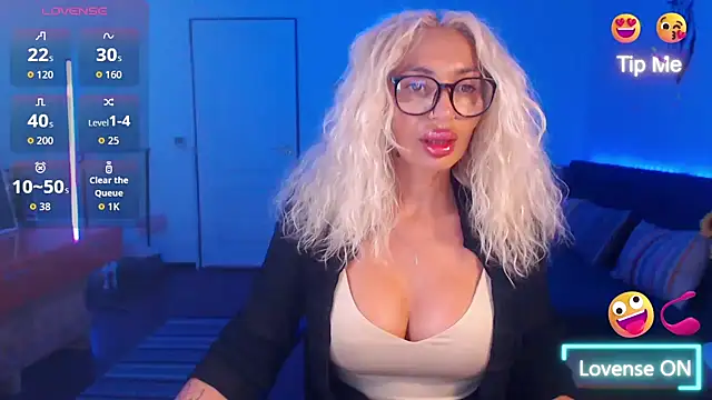 Snapshot of beauty_chl0e chatting on September 19, 2025, 7:14 pm beauty chl0e online show from September 19, 2025, 7:14 pm