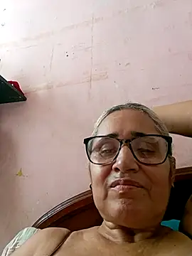 Snapshot of _candi chatting on September 18, 2025, 5:37 pm candi online show from September 18, 2025, 5:37 pm