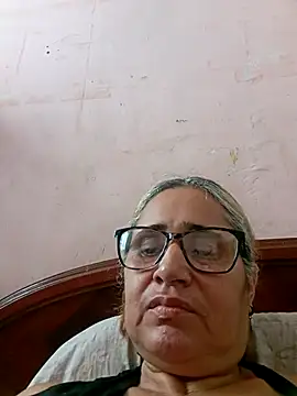 Snapshot of _candi chatting on September 29, 2025, 2:33 pm candi online show from September 29, 2025, 2:33 pm