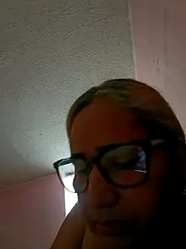 Snapshot of _candi chatting on October 2, 2025, 11:28 am candi online show from October 2, 2025, 11:28 am