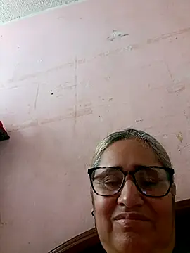 Snapshot of _candi chatting on October 3, 2025, 1:08 pm candi online show from October 3, 2025, 1:08 pm