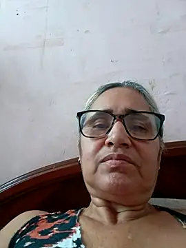 Snapshot of _candi chatting on October 9, 2025, 12:14 pm candi online show from October 9, 2025, 12:14 pm