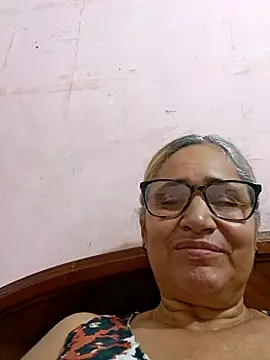 Snapshot of _candi chatting on October 29, 2025, 11:01 am candi online show from October 29, 2025, 11:01 am