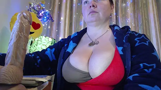 amorelara online show from March 21, 2026, 8:19 am