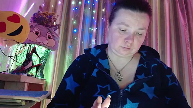 amorelara online show from April 29, 2026, 7:56 am