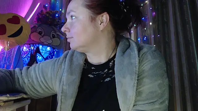 amorelara online show from May 8, 2026, 8:52 am