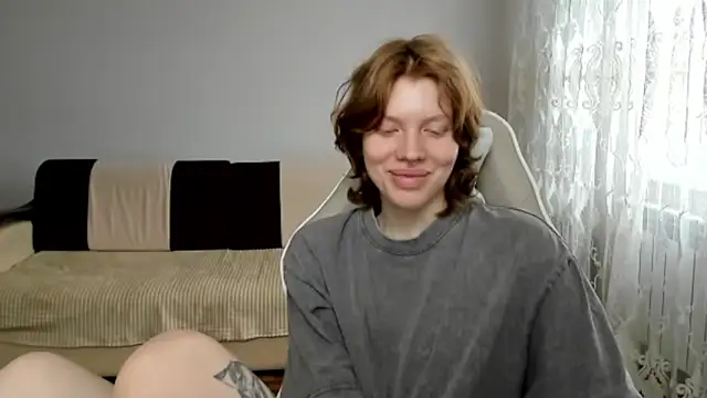 Snapshot of StellaDavis chatting on April 5, 2026, 9:06 am StellaDavis online show from April 5, 2026, 9:06 am