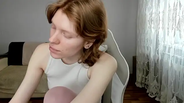 Snapshot of StellaDavis chatting on April 22, 2026, 10:17 am StellaDavis online show from April 22, 2026, 10:17 am