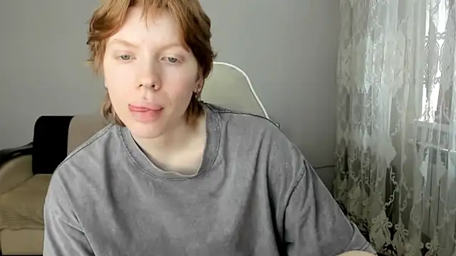 Snapshot of StellaDavis chatting on June 9, 2026, 9:32 am StellaDavis online show from June 9, 2026, 9:32 am