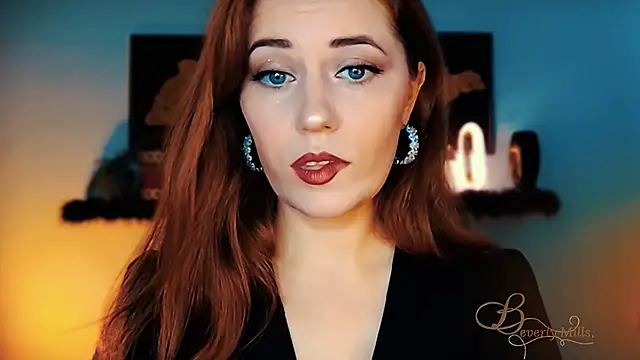 MissBeverlyMills online show from November 30, 2025, 5:33 am