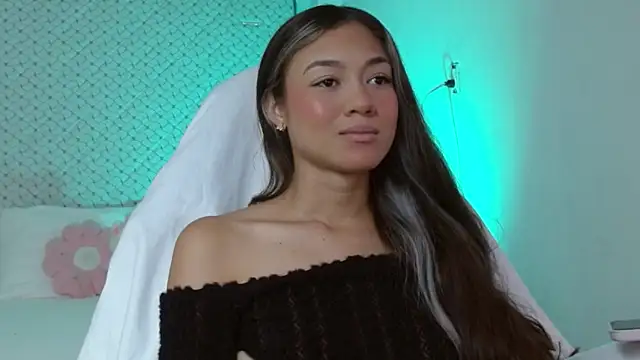 Snapshot of hantonella_ chatting on April 6, 2026, 3:35 pm hantonella online show from April 6, 2026, 3:35 pm